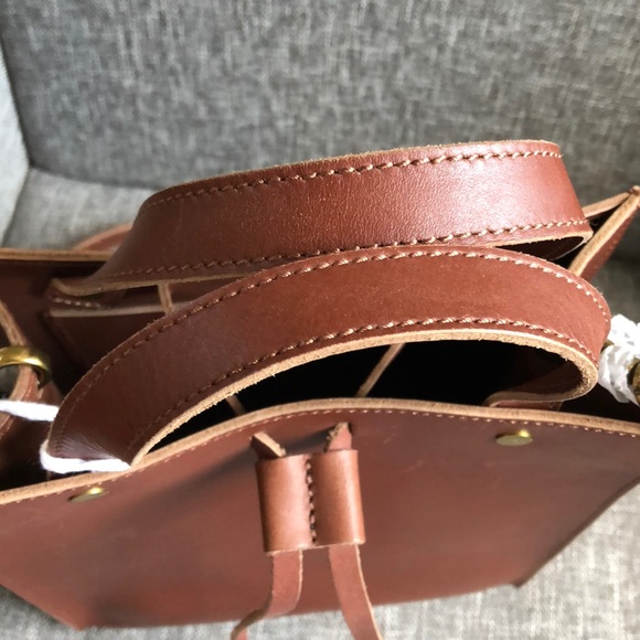 SOLD! Madewell Small Trick Leather Top Handle Tote - Picture 6 of 8
